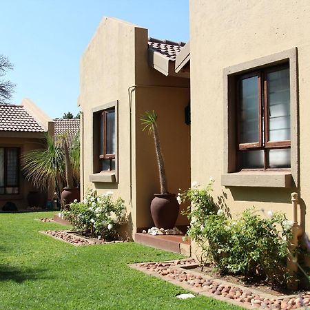 Micasa Sucasa Guesthouse Lephalale Extérieur photo