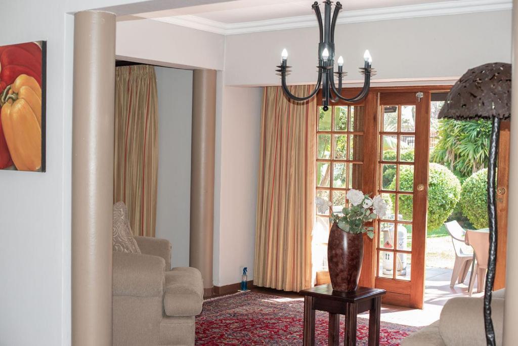 Micasa Sucasa Guesthouse Lephalale Extérieur photo